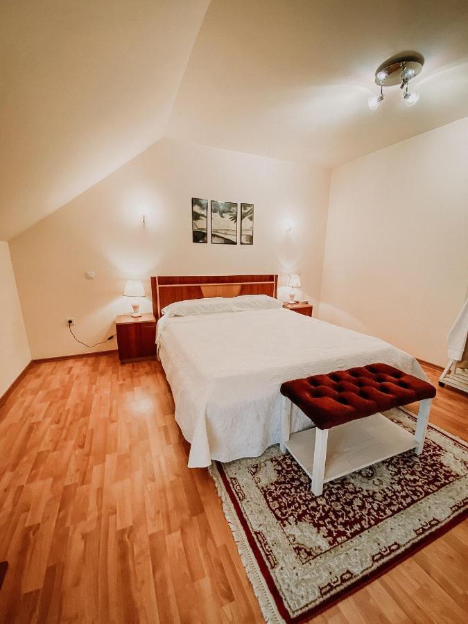 Cosy Bedroom For 2 With Balcony In A Family Villa Turnu Magurele Exterior photo